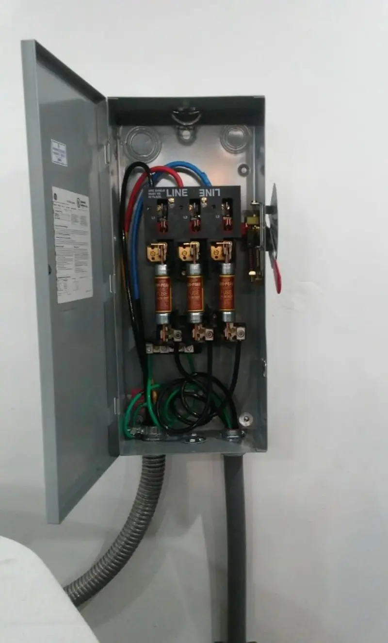 Three-phase disconnect switch installed for Smoke Detector Installation in Momence